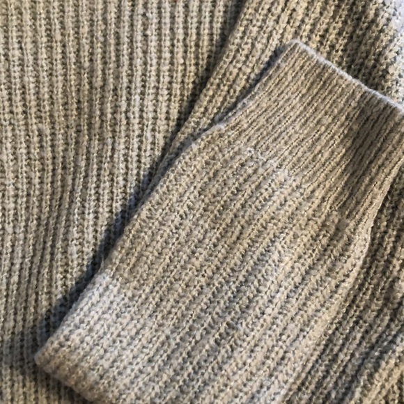 Aqua en THREAD Sweater - Picture 3 of 4